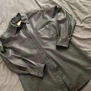 Aritzia - Babaton Pelli Vegan Leather Shirt Jacket - M